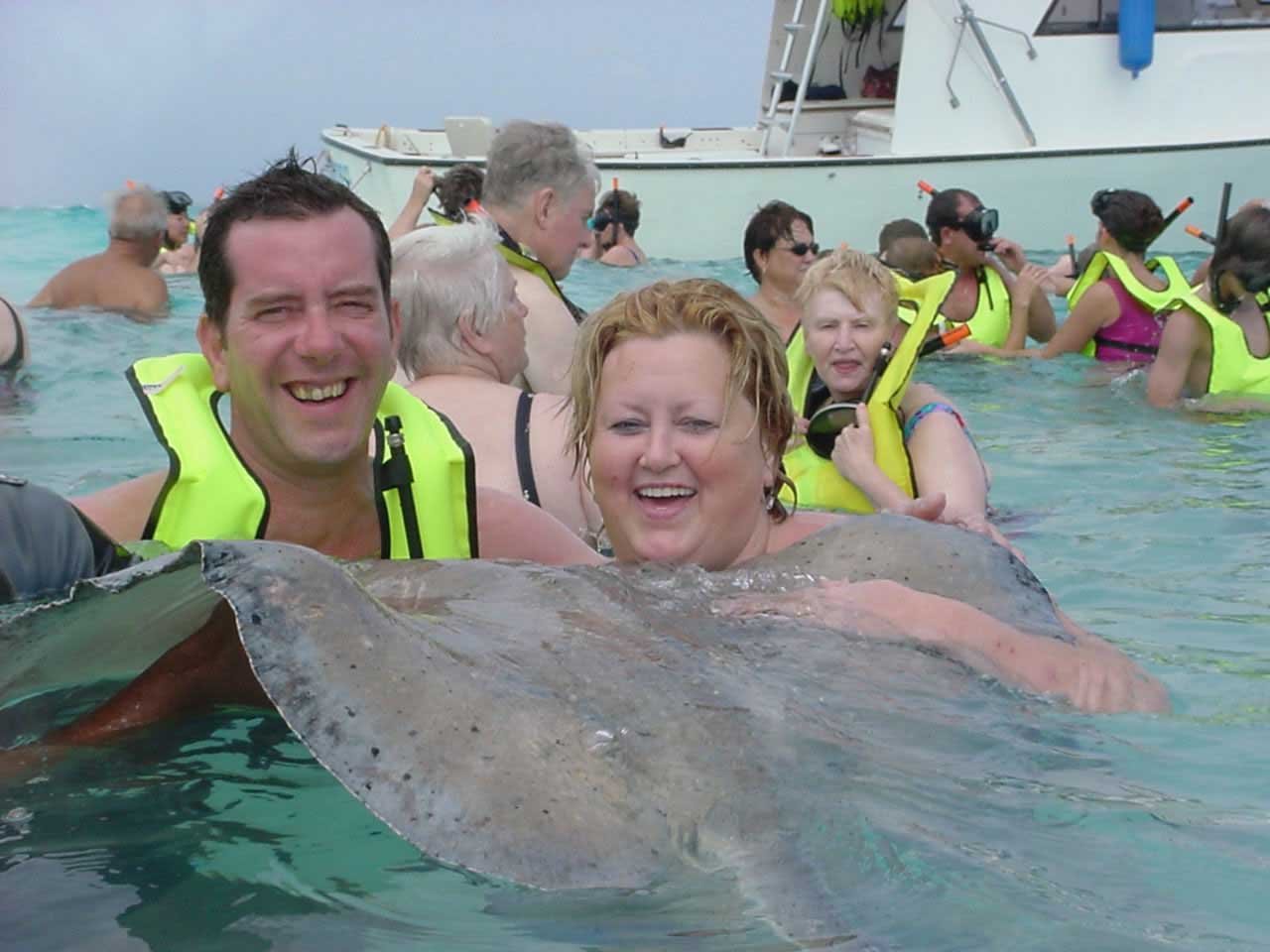 Stingray-city-grand-Caymen-Chris-elaine-lindsay-2002 Stingray-city-grand-Caymen-Chris-elaine-lindsay-2002