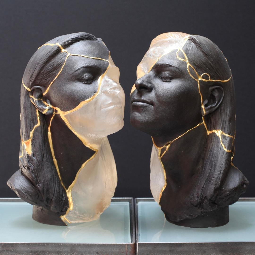 kintsugi-statues-with-gold-accents-flaws-celebrated